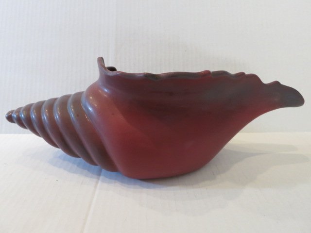 VAN BRIGGLE POTTERY, MULBERRY SHELL SIGNED: LARGE VAN BRIGGLE SHELL,MULBERRY,SIGNED VAN BRIGGLE