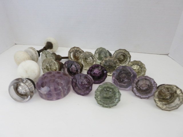 VINTAGE GLASS DOOR KNOBS, PURPLE,PORCELAIN!19pc: VINTAGE GLASS ,PORCELAIN,CRYSTAL DOOR KNOBS 19pc