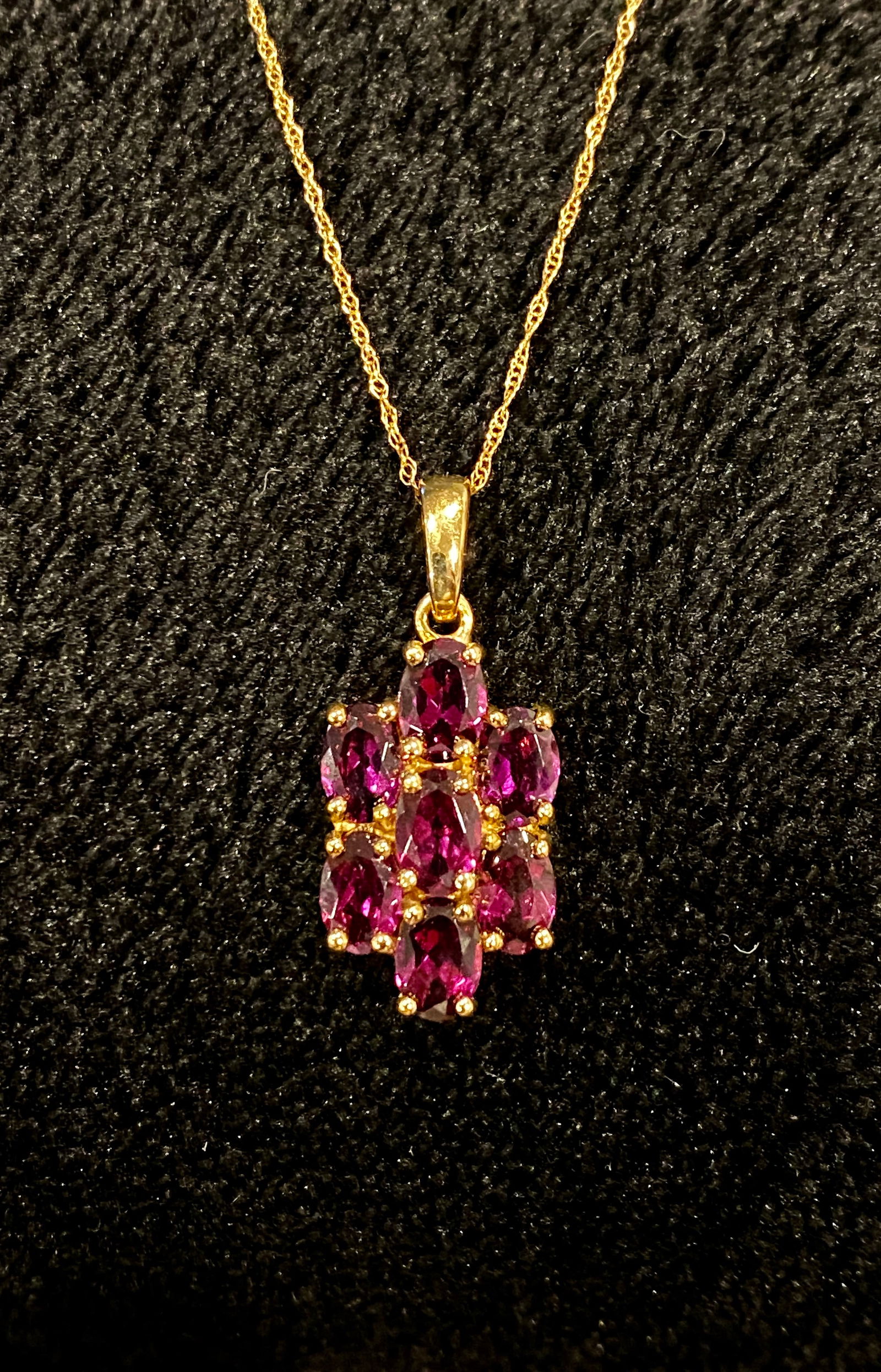 3.02 ct Alluring Oval Cut Ruby Flower Pendant in 10K Yellow Gold, Ruby Pendant (1 of 3)