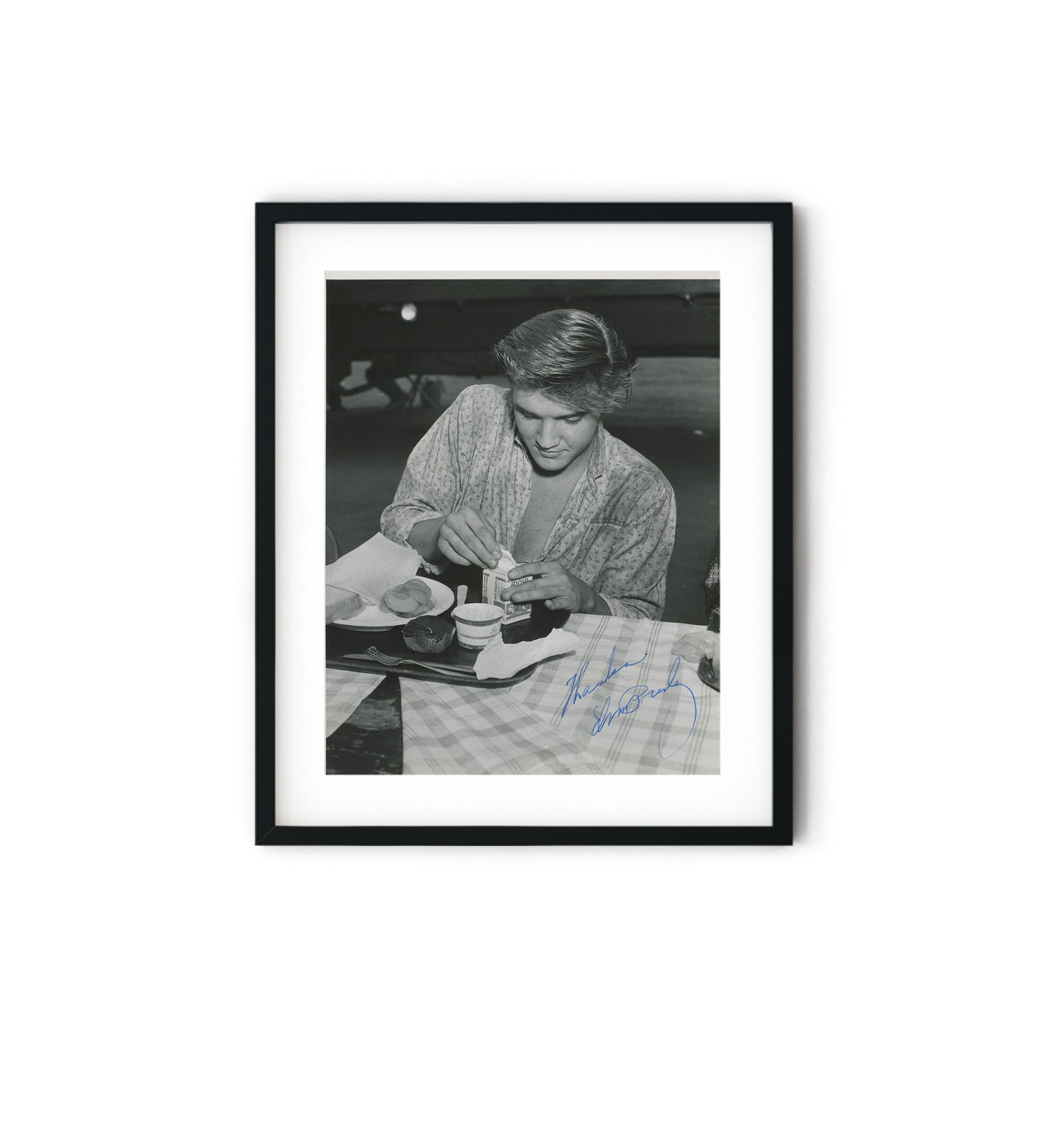 Elvis Presley signed Photo (1 of 1)