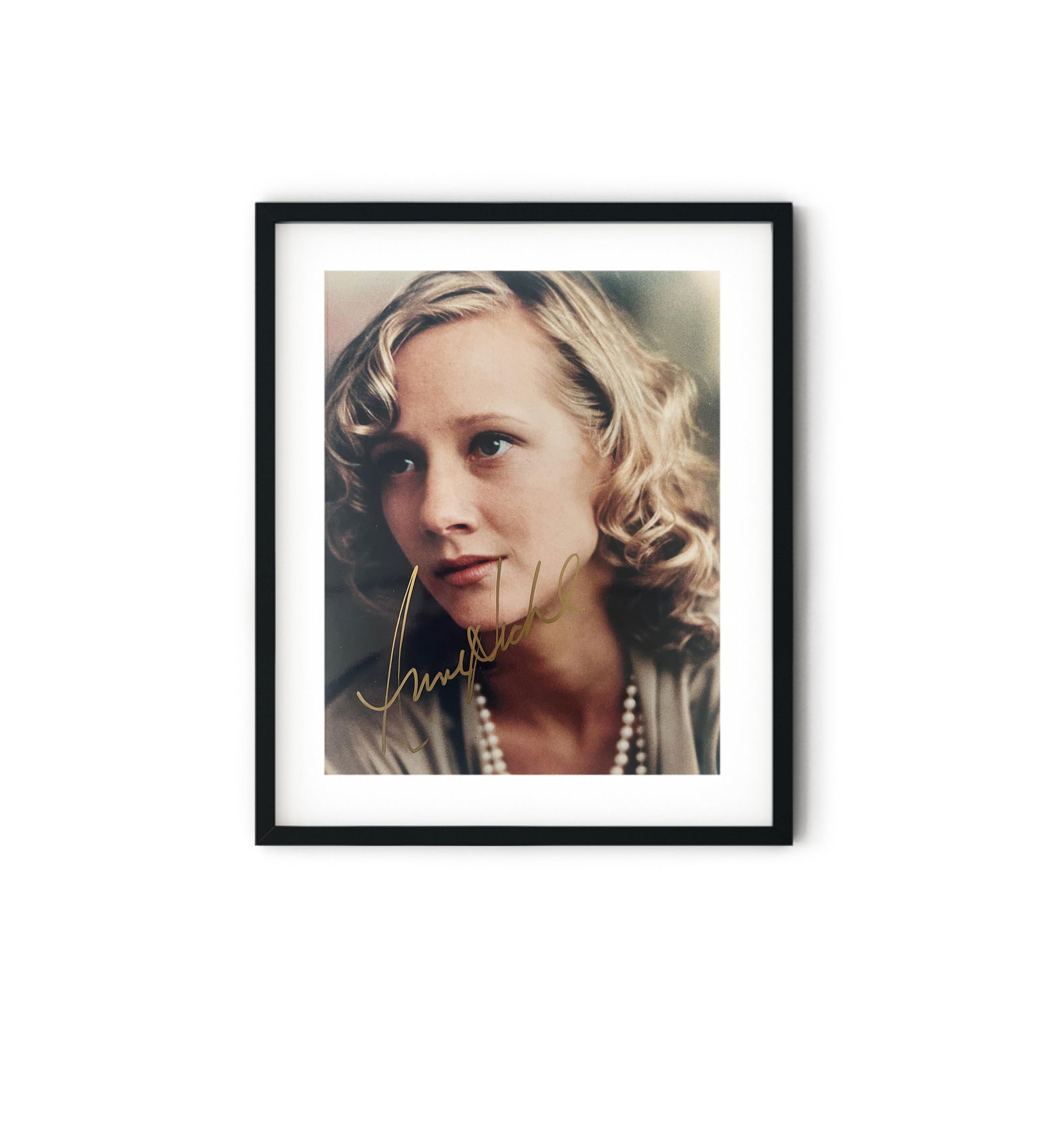 Actress Anne Heche signed Photo (1 of 1)