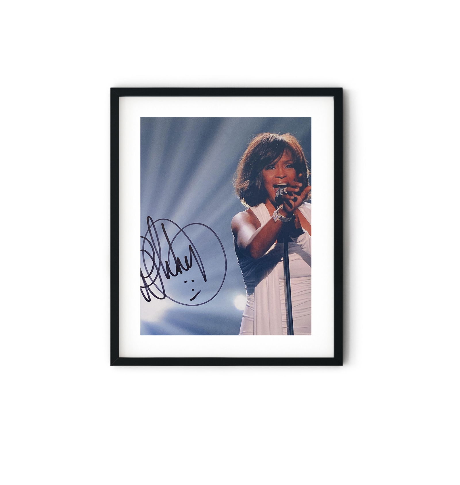 Whitney Houston signed Photo (1 of 1)