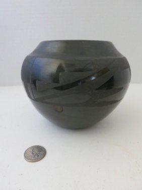 MARIA MARTINEZ STYLE BLACK POTTERY,UNSIGNED: MARIA MARTINEZ BLACK POTTERY STYLE POT UNSIGNED BELIEVED TO BE NUBER (4) FROM THE EARLY 1900s. 2 SMALL HAIRLINE CRACKS 6 INCH HIGH X 6 INCH WIDE