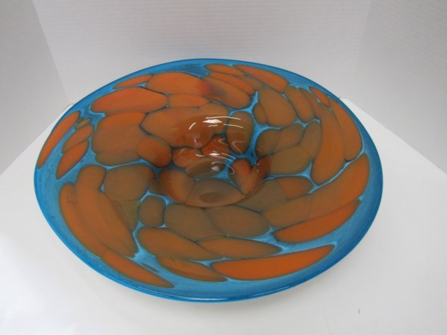 MAKORA ORANGE/BLUE ART GLASS PLATTER: MAKORA ORANGE/BLUE ART PLATTER, FROM THE PROVENANCE OF GENE RODDENBERRY, CREATOR OF STAR TREK, AND DAUGHTER'S ESTATES, APPROX. 19 INCH DIAMETER, 5.5 INCH BASE, 4 INCHES HIGH