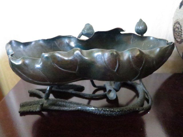 JAPANESE BRONZE LEAF DISPLAY DISH: JAPANESE BRONZE LEAF DISPLAY DISH STAMPED MADE IN JAPAN DIMENSIONS.5 INCHES HIGH X 10 INCHES WIDE 3 INCHES DEEP.