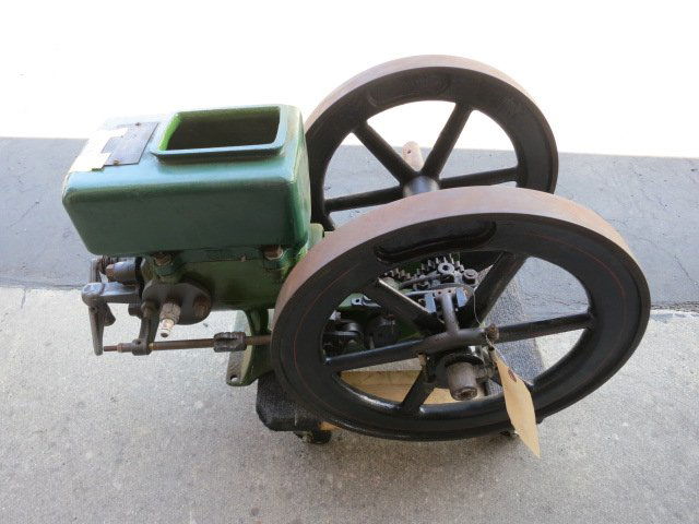 ANTIQUE 1916 EMPIRE HIT MISS 5 HP STATIONARY GAS ENGINE: ANTIQUE 1916 EMPIRE HIT MISS 5 HP STATIONARY GAS ENGINE.1916 EMPIRE ENGINE, AN EMPIRE MILKER AND A SPEED-GOVERNOR PULLEY BY RANDOLPH, MADE SPECIFICALLY FOR EMPIRE CREAM SEPARATOR CO. DIMENSIONS.15 INC