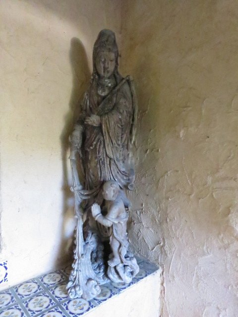 COLLECTION LOUIS GOSSETT JR,EBONIZED WOOD,QUAN YIN: 20th CENTURY,LARGE EBONIZED HAND CARVED GILT WOOD FIGURE OF GUANYIN,QUAN YIN, In Chinese Buddhism, Guan Yim/ Guan Yin/Kuan Yim/ Kuan Yin is synonymous with the Bodhisattva Avalokitesvara, the pinnacle