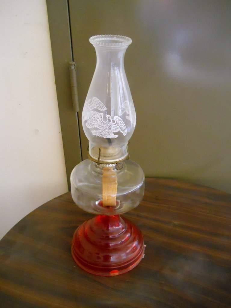 297 ANTIQUE OIL LAMP RED GLASS EAGLE DESIGN Aug 25, 2012 King's