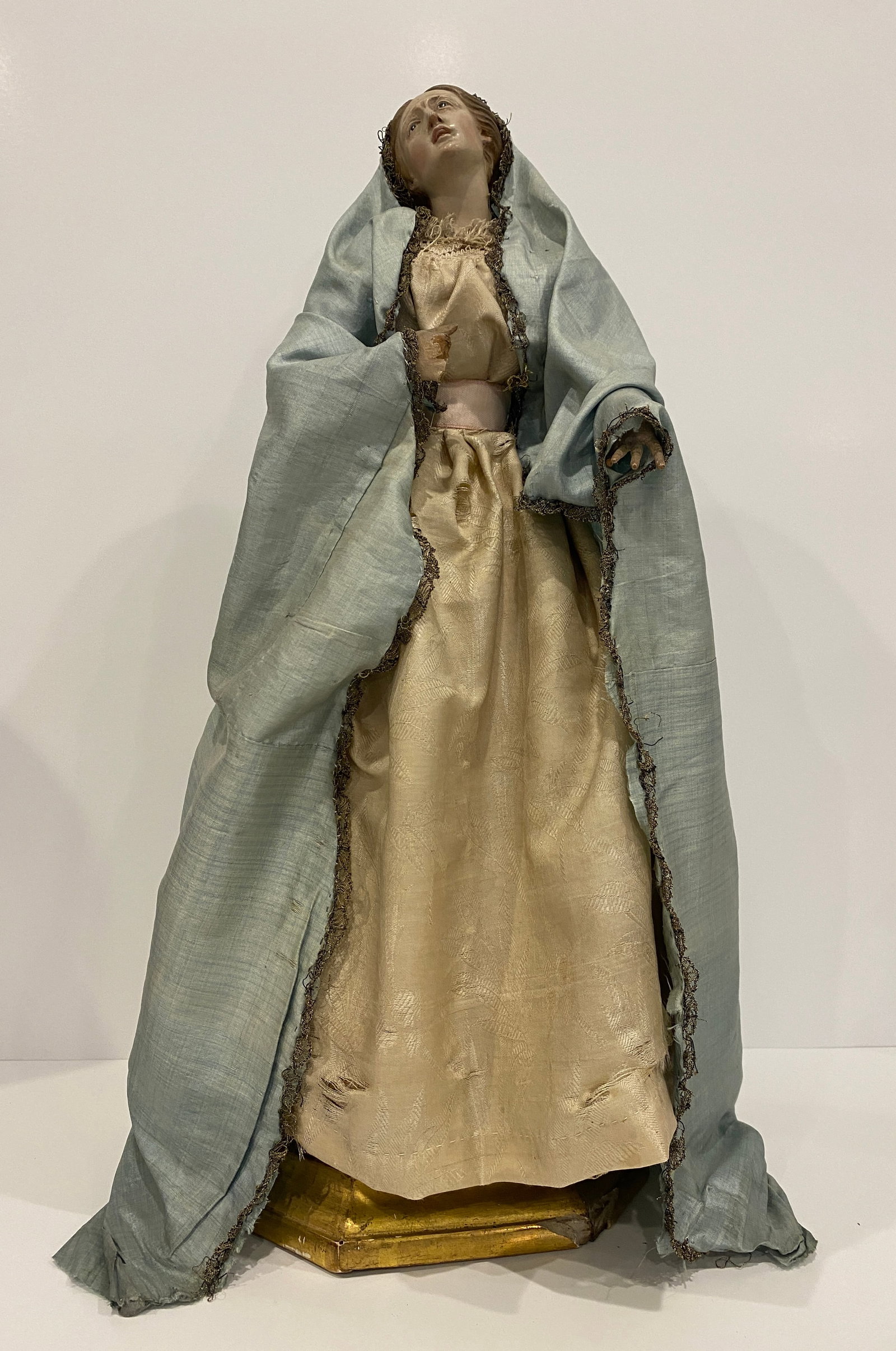 Madonna / Saintess Statue w/ Draped Robe: Shipping from Austin, TX. Dimensions: 18.5 x 7 in The figure's distressed gaze adds a profound depth to its contemplative pose, while the draped robe exemplifies the statuette's ceremonial grace. This
