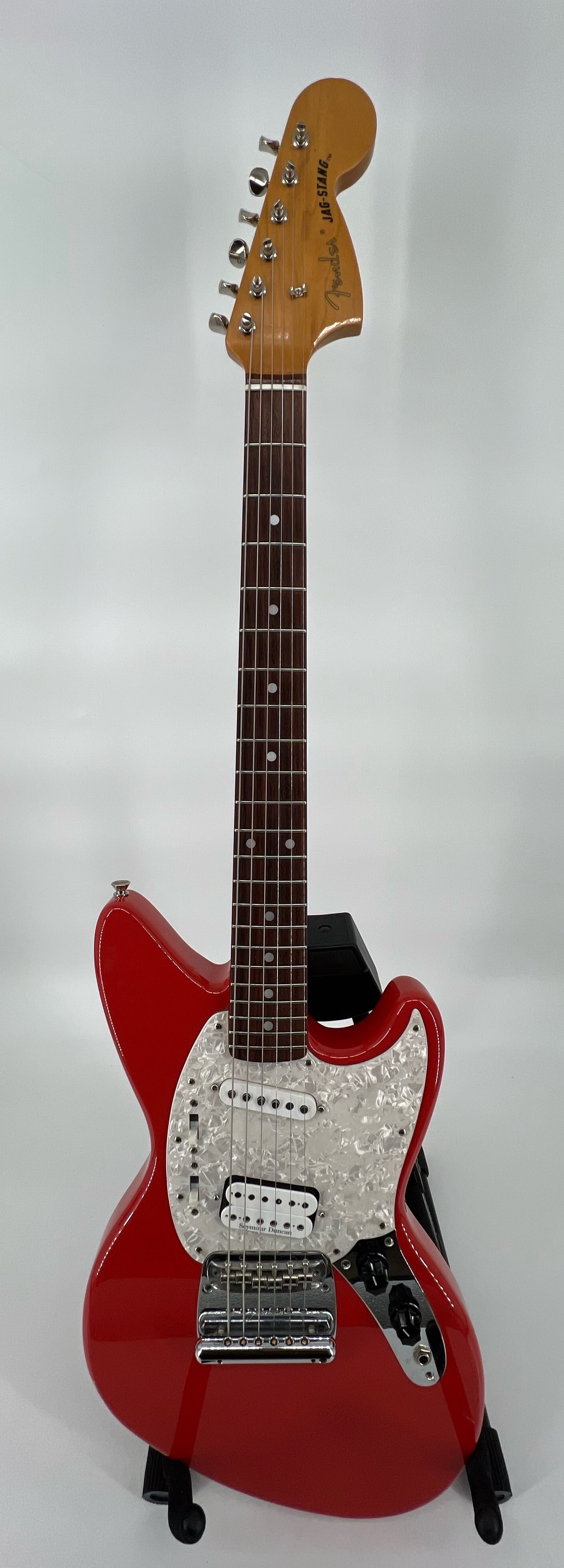 Fender Jag-Stang Electric Guitar 2003: Fender Jag-Stang Electric Guitar 2003, comes with new fender gig bag. SHIPS FROM LAS VEGAS, NV