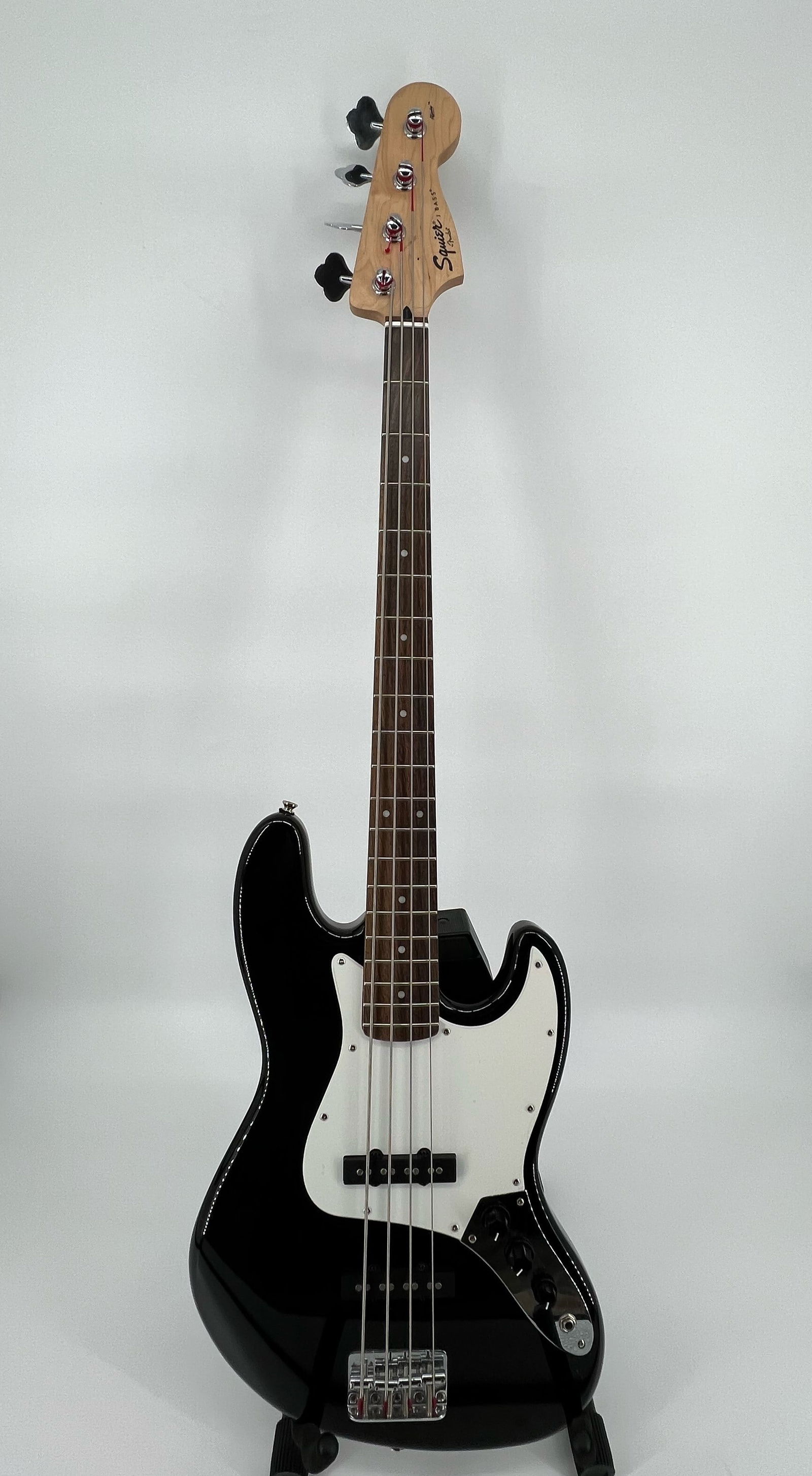 Squier Affinity Jazz Bass Electric Bass Guitar (1 of 7)