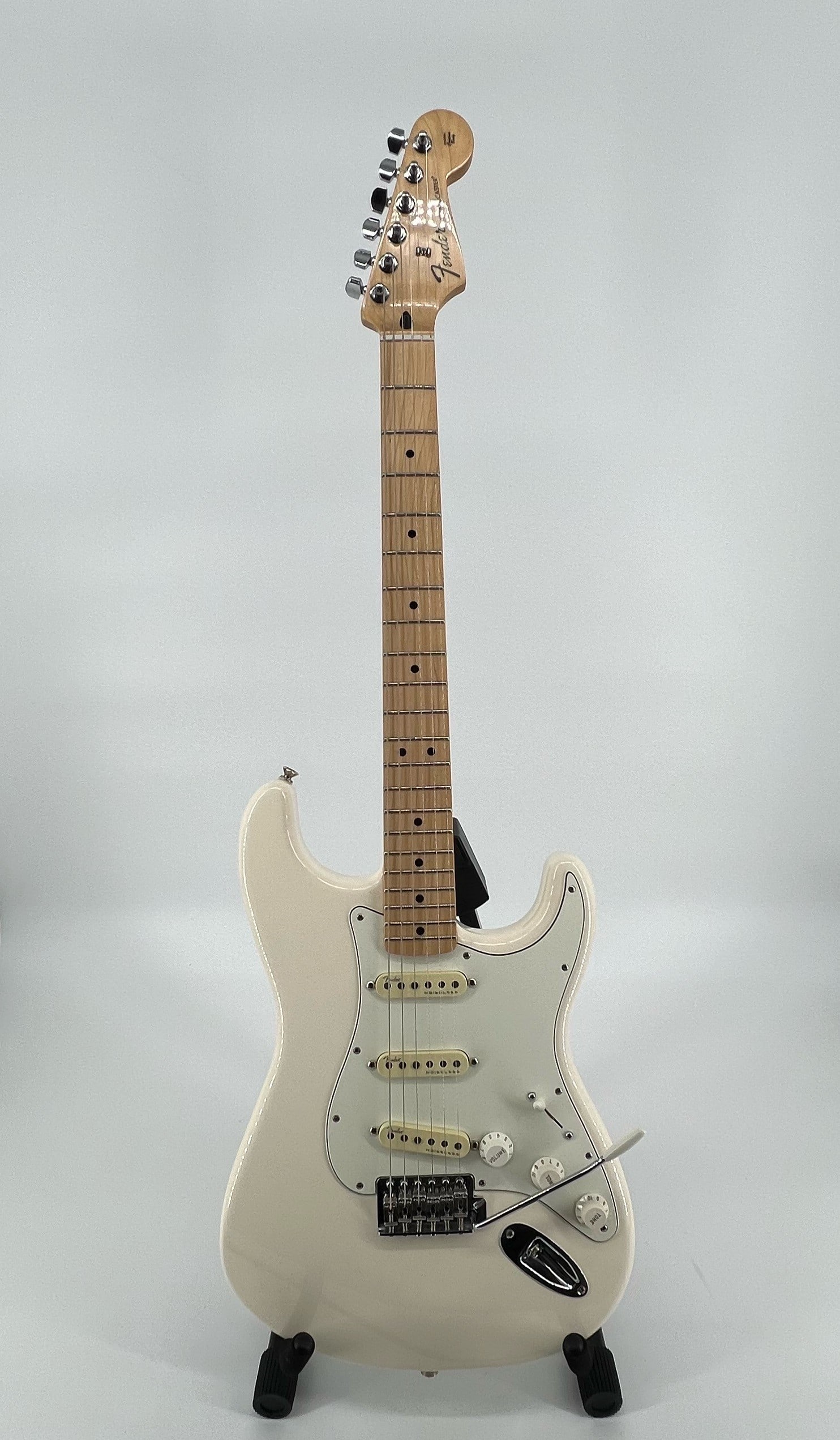 2015 Fender Stratocaster Electric Guitar (1 of 7)