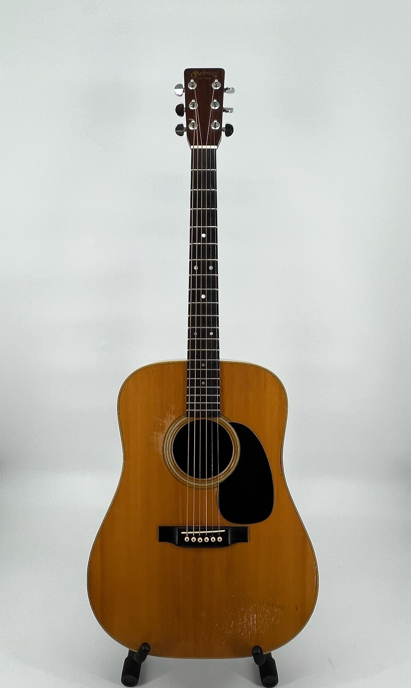 1971 Martin & Co. D-28 Acoustic Guitar: 1971 Martin & Co. D-28 Acoustic Guitar, slight crack in between bridge and sound hole (see pictures), comes with hard case. Shipping from Las Vegas, NV. #137