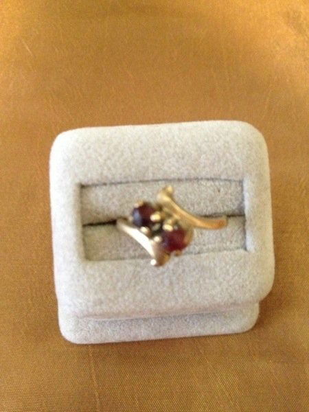10K GOLD RING RUBY STONES: GOLD RING 10 CARAT WITH 2 RUBY STONES,TOTAL WEIGHT 2.1