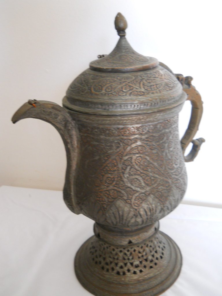 INDIAN MUGHAL COPPER COFFEE POT/SAMOVAR: INDIAN MUGHAL COPPER COFFEE POT/SAMOVAR 19 INCHES TALL X 15 INCHES WIDE