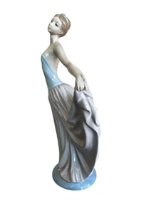 Lladro Ballet Dance Lady Porcelain Figurine