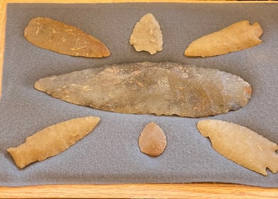 Native American Arrowhead Collection 6 pc in Display