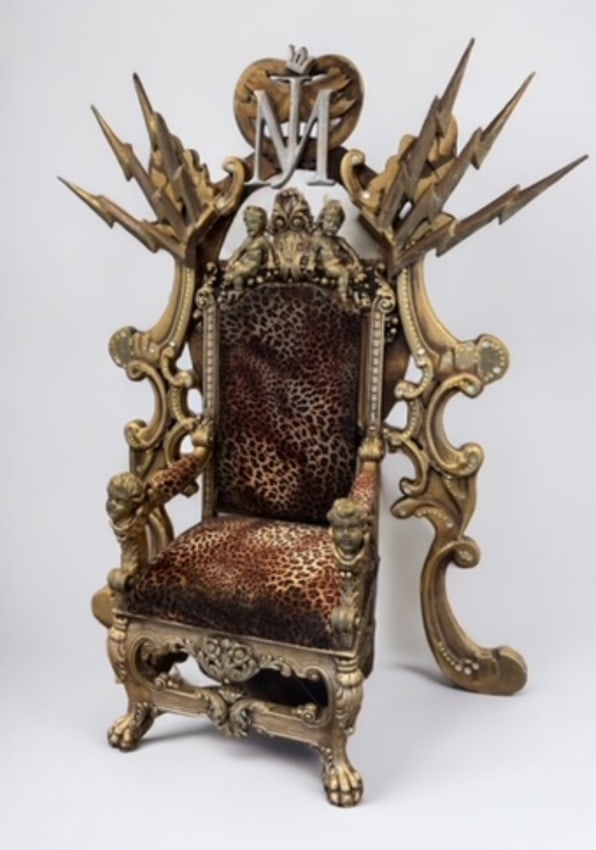Michael Jackson: The 2014 Billboard Music Awards Michael Jackson Throne: The "Virtual Michael" Performance Throne | Billboard Music Awards 2014 A landmark artifact of entertainment technology and pop-culture history, this throne served as the cent
