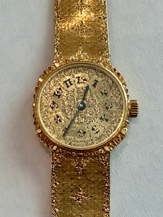 18K Buccellati Watch Vintage Gold Watch: 18k Buccellati Vintage Gold Jewelry Ladies Watch/weight including mechanism 45.35 grams / /Ships from Austin Texas.Last bidder had a fraudulent credit card. Item relisted Great piece.