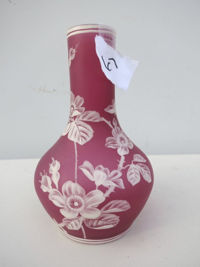 Unmarked Webb English Cameo Vase 7 3/4" (1 of 2)