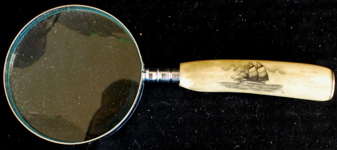 Magnifier with Scrimshaw handle: Magnifier with Scrimshaw handle, in original box.