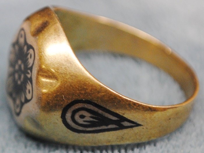 Russian Soviet Era Silver ring with niello and gol: Russian Soviet Era Silver ring with niello and gold wash. Marked with USSR marking 875 and the maker in cyrilic
