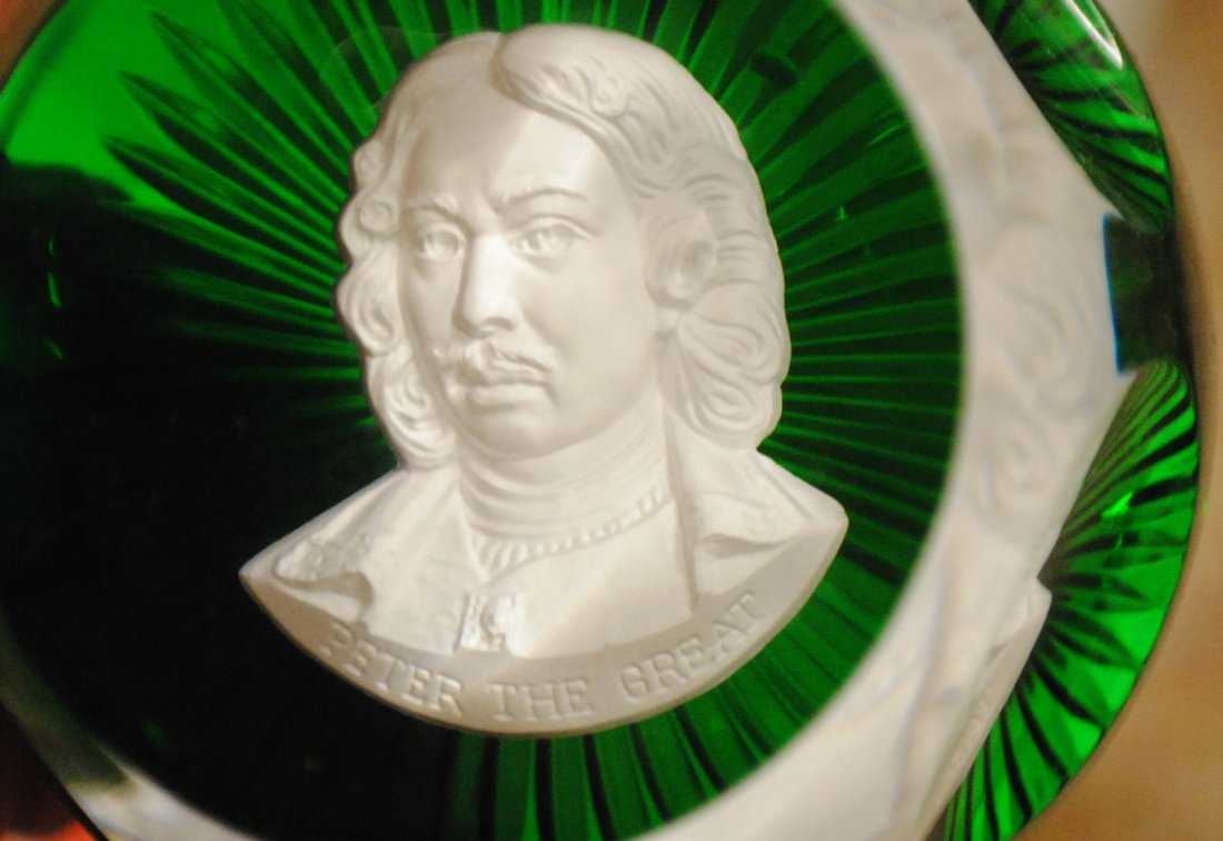 Russian Emperor Peter The Great paperweight, Baccarat: Russian Emperor Peter The Great paperweight, Baccarat, France. The Franklin Mint edition, Circa 1977