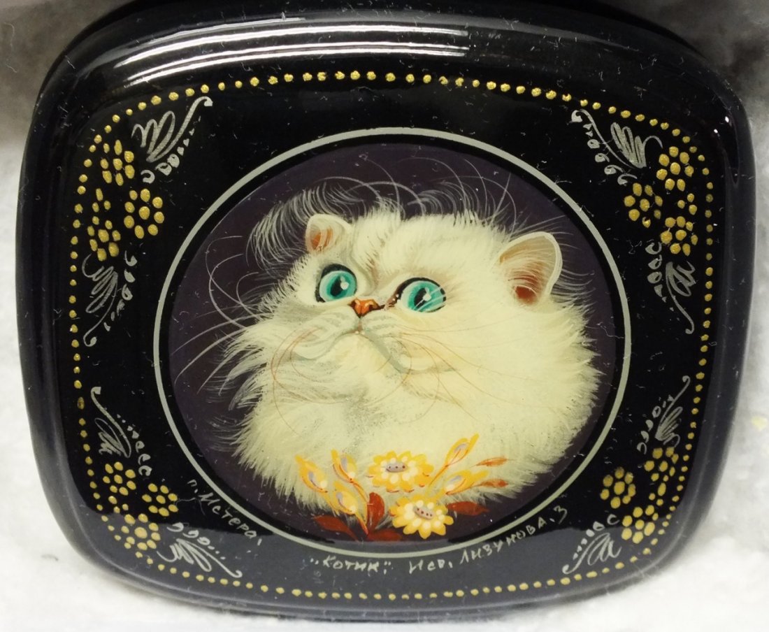 Russian Mstera lacquer box “The Cat”: Russian Mstera lacquer box “The Cat” 3 ¼” x 3” x 1”. Inscribed and signed in Cyrillic Z. Lizunova