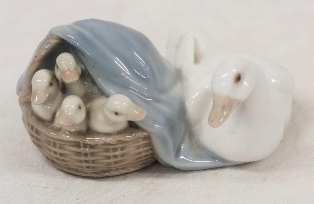 Lladro "Ducklings" porcelain figurine (1 of 5)
