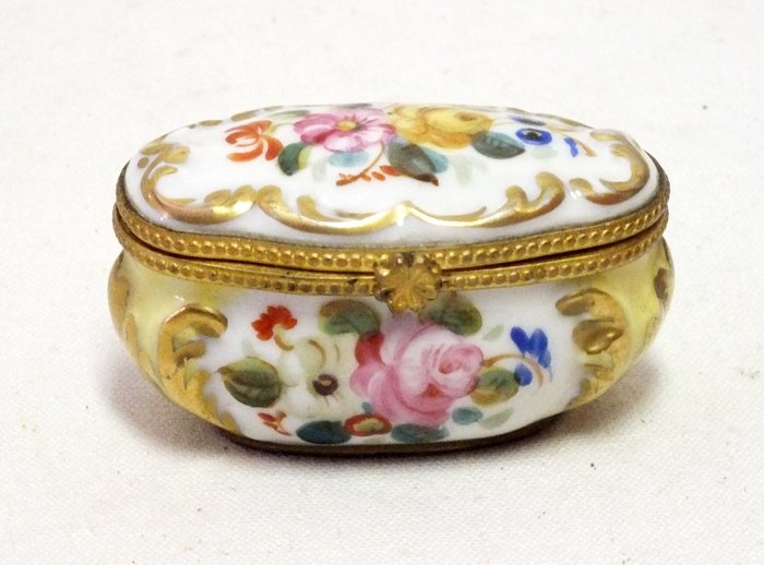Limoges jewelry / trinket box: Limoges jewelry / trinket box 1 1/2" x 1 1/2" x 2 5/8", weight 2 oz. Hand painted, marked and artist initialed on the bottom.