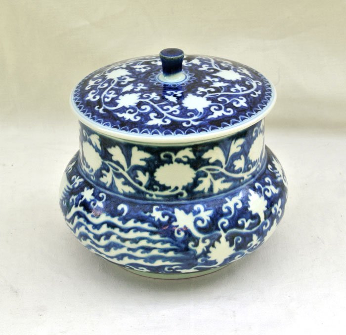 Chinese covered pot, Da Qing Guangxu mark (1 of 9)