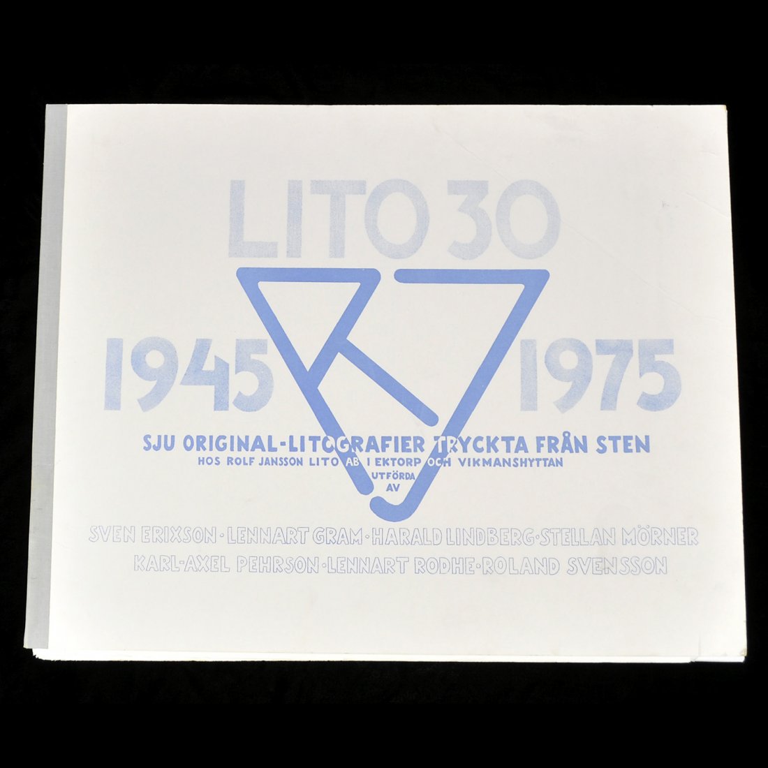GRAFIKMAPP, "Lito30 1945-1975", Rolf Jansson Lito A: Numrerad 192/350. Innehållandes numrerade litografer av Sven X:et Erixson, Lennart Gram, Harald Lindberg, Stellan Mörner, Karl-Axel Pehrson, Lennart Rhode och Roland Svenson. Inga anmärkningar. All