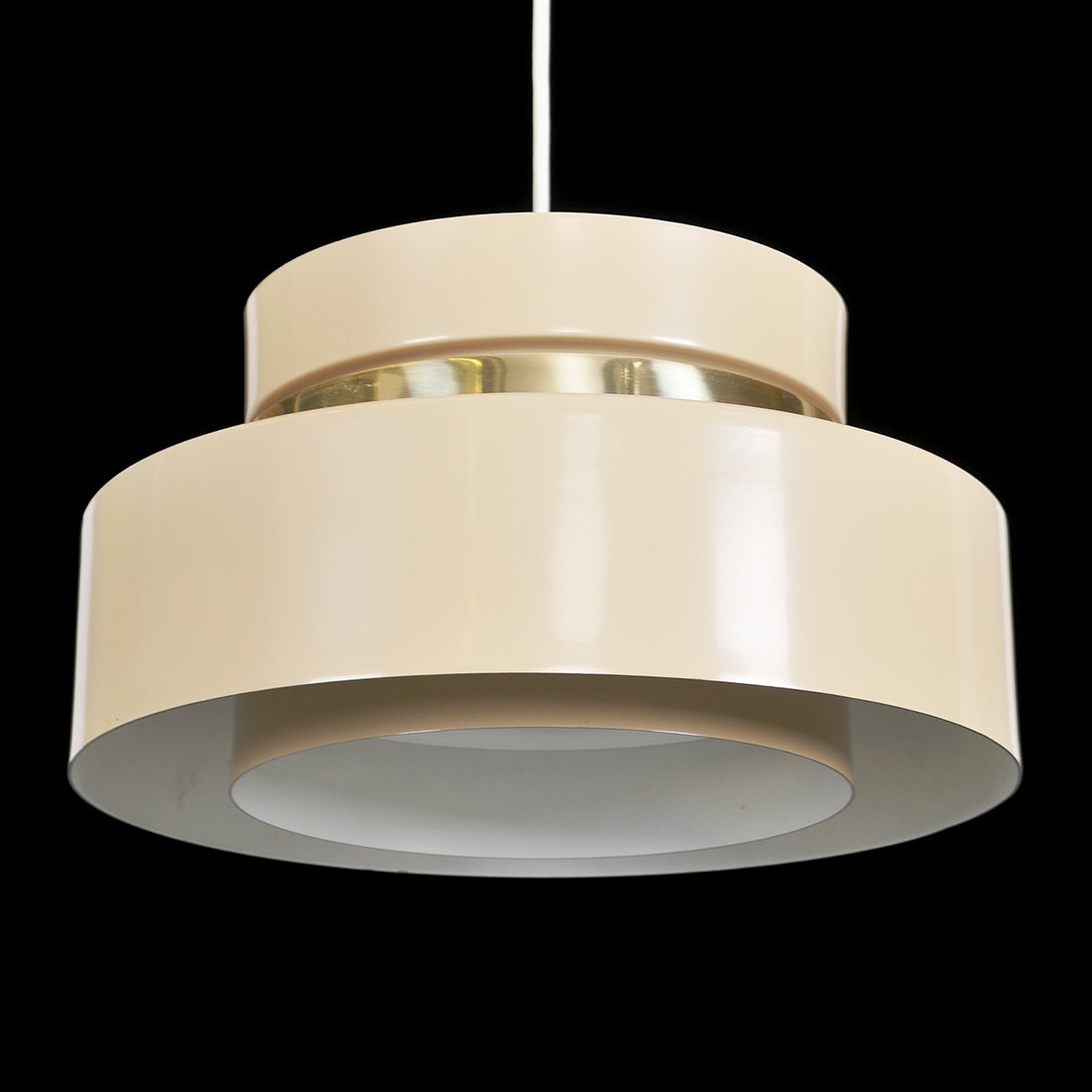 TAKLAMPA, metall, retro 1960/70-tal, CARL THORE, Gr: 1 ljuspunkt. Beige skärm. Etikettmärkt. Smärre slitage. Höjd 20 cm.