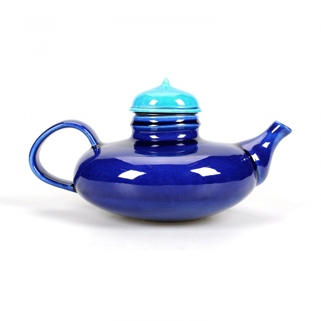 TEKANNA, porslin, retro 1960-tal, "Pop", INGER PERSSON: Blå glasyr med turkost lock. Tesil. Smärre bruksslitage. Höjd 14, diameter 25 cm.