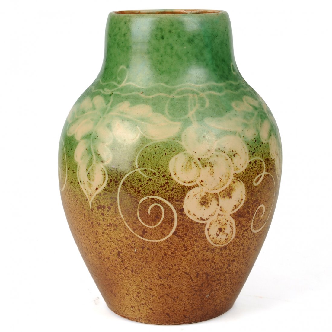 VAS, stengods, 1930-tal, Upsala Ekeby: Dekor av vinranka mot grön och brun botten. Undersida signerad. Smärre bruksslitage. Höjd 25 cm.