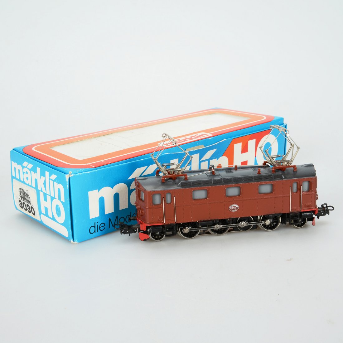 ELLOK, 3030.4, Märklin, H0: Elektrolokomotive. Färgbortfall på plogarna, annars till synes fint skick. Med kartong (tejpad plastfront, smärre slitage) och instruktion. Marklin/Maerklin (169)