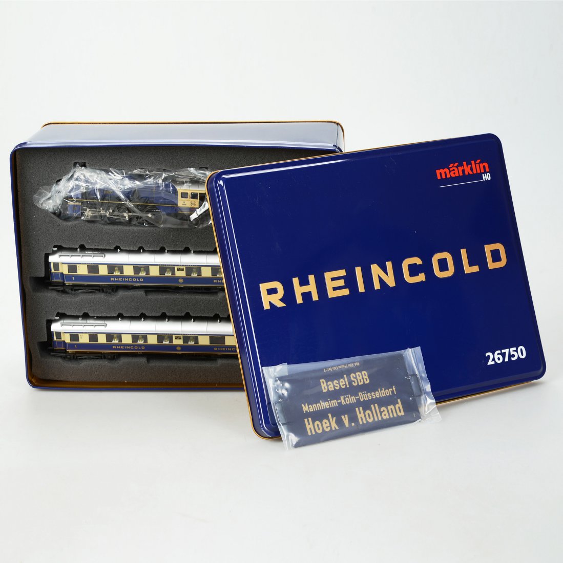 TÅGSATS, 26750, Märklin, H0: "Rheingold", 4 delar i plåtlåda, instruktioner och tillbehör. Ej genomgången, till synes nyskick, lådans lock med smärre inbuktning. Marklin/Maerklin (623)