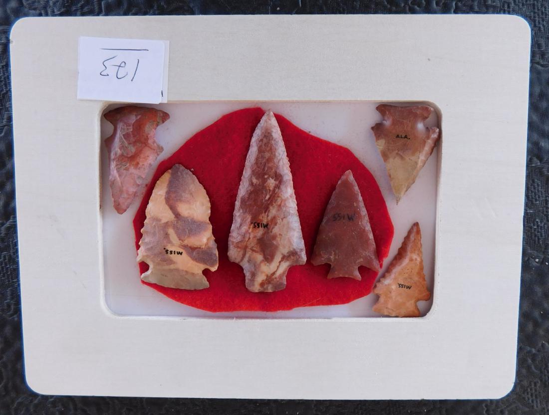 Mississippi Points: Mississippi Points, pre-historic items. Made of red chert/jasper, the longest item measures 3". Rankin County, Mississippi. Colorful points, frame not included. Condition: Good, see images. Shipping: 