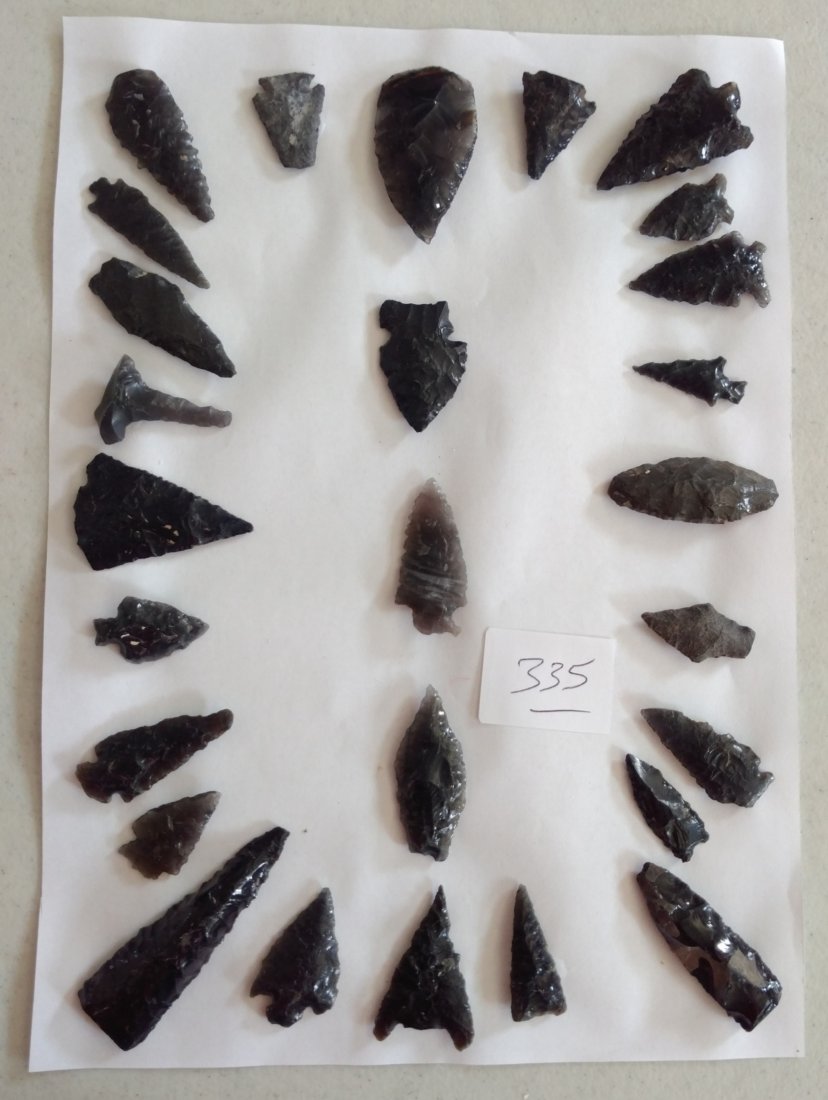 California Obsidian Collection: California Obsidian Collection, pre-historic items. Made of obsidian, the longest measures 2". Colusa County, California. Frame not included. Condition: As found, see images. Shipping: $15.50 w/insura