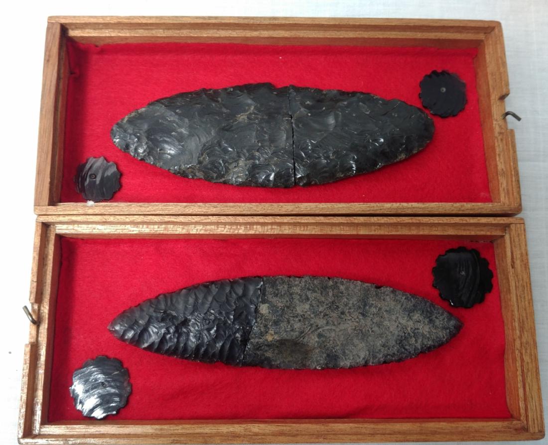Pair of Pre-Columbian Blades: Pair of Pre-Columbian Blades, pre-Columbian items. Made of obsidian, each blade is approx. 7" long. Colima, Mexico. Also 4 obsidian discs, 1" wide x 1/16" thick. Frames included. Condition: Both found