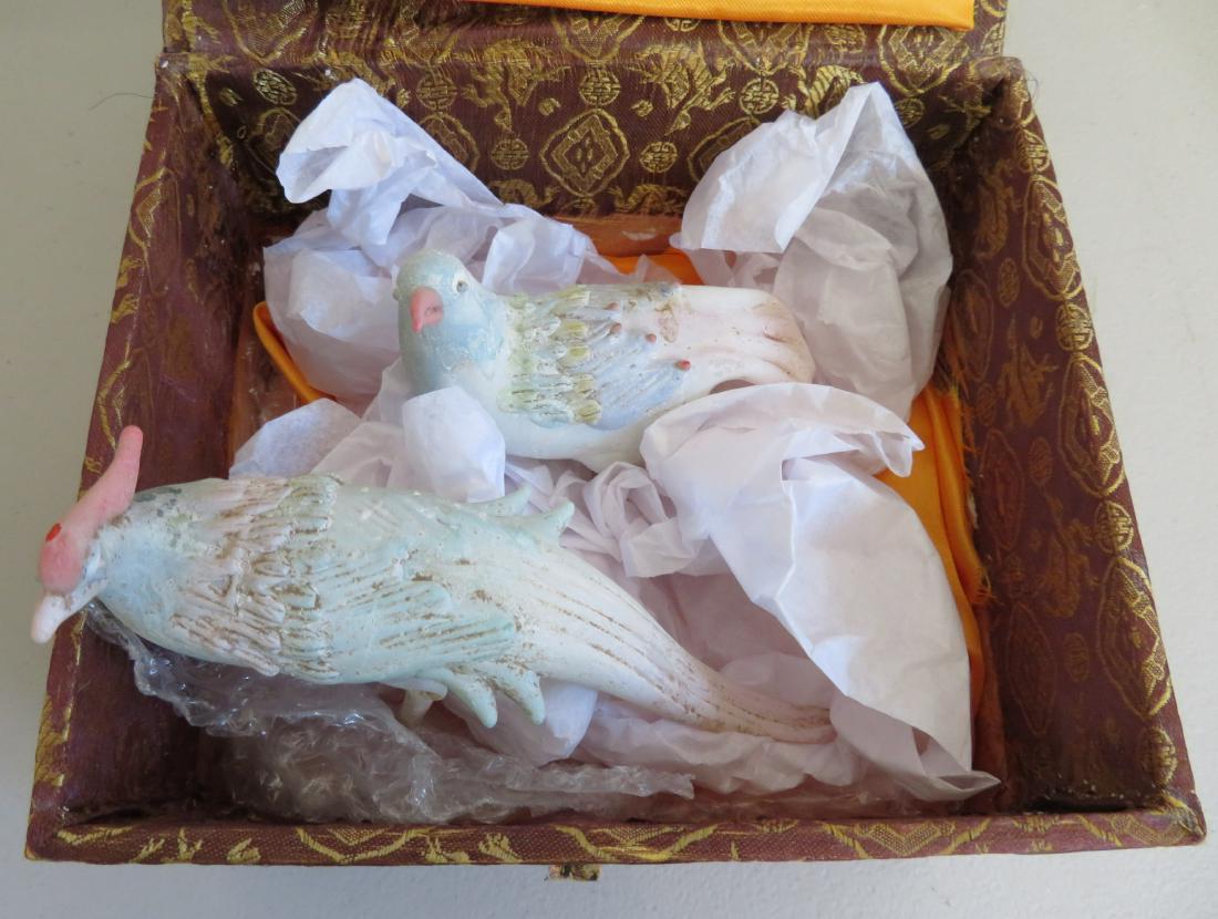 2 Glass Chinese Birds: 2 Glass Chinese Birds, early Ming dynasty. Made of glass, the items measure 5" and 6". China. Condition: Feet broken and need repair, see images. Shipping: $30.00 w/insurance and signature, double-box