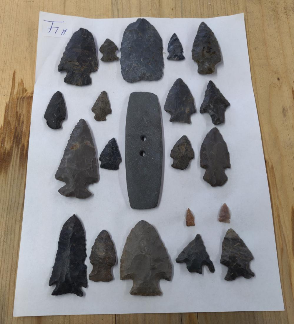 Authentic Gorget & Dovetail: Authentic Gorget & Dovetail, pre-historic items. Made of slate and chert, the longest item is 4 1/2". Randolph County, Indiana. 21 pieces in total. Condition: As found, see images. Shipping: $24.50 w/