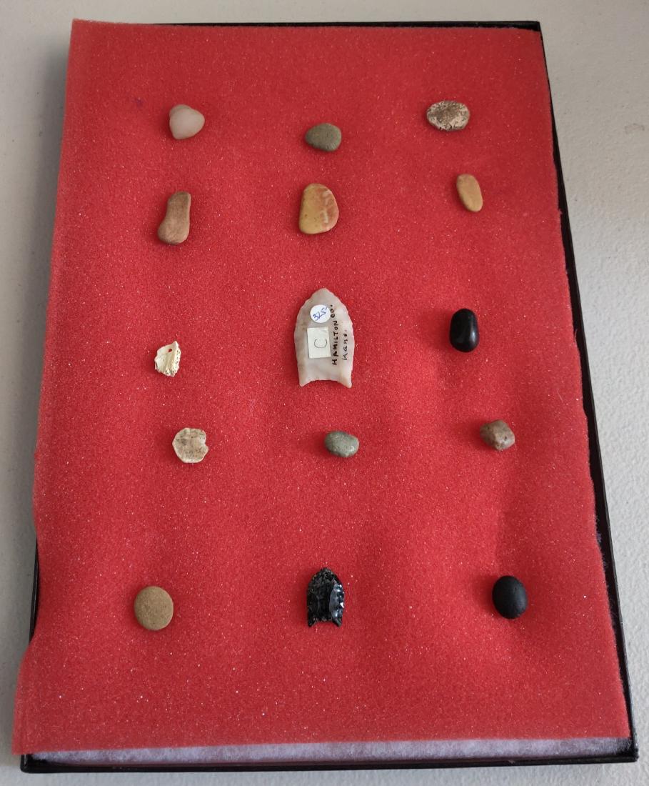 Artifact Collection with Fluted Points: Artifact Collection with Fluted Points, archaic to paleo items. Made of chert and obsidian, the largest measures 1 1/2". Kansas. From the G. E. Van Buren Collection. Frame not included. Condition: As