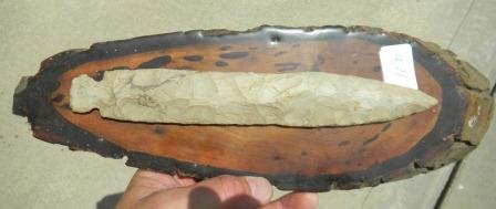 Spearhead Flint: Large Stem based chert spear from Southern Missouri. This item is 9 inches. Circa 1000 AD Shipping $15.00. Fine Condition