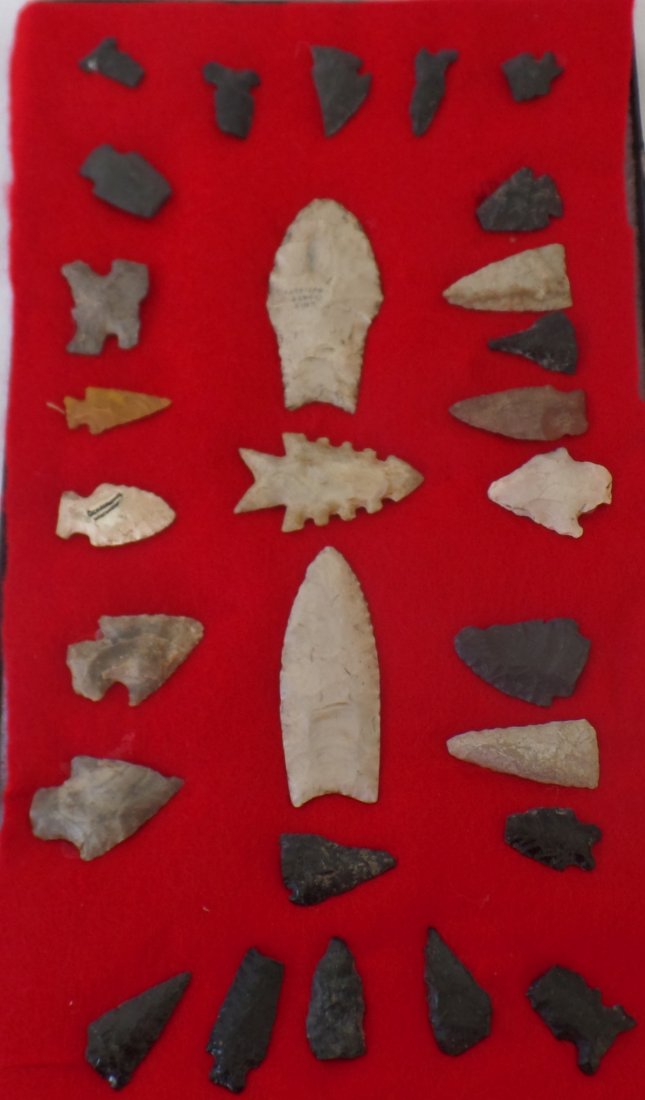 Southwest Artifact Frame: These items are from the Pre-apache period and are made from flint chert and obsidian. The items measure 1 to 3 inches. Note the Clovis and Hells Gap points. As found condition. See pictures. Frame is