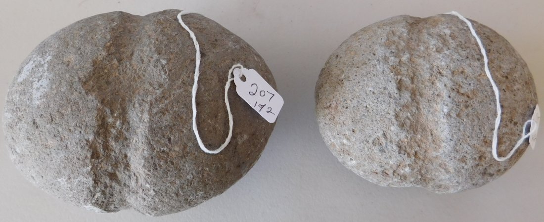 Pair of Full Groove Hohokam Stones Mauls: Pair of Full Groove Hohokam Stones Mauls, pre-historic item. Made of basalt and measuring 5" x 4" and 4.5" x 3.5". From Tucson, Arizona. Condition: Good, see images. Shipping: $24.50.