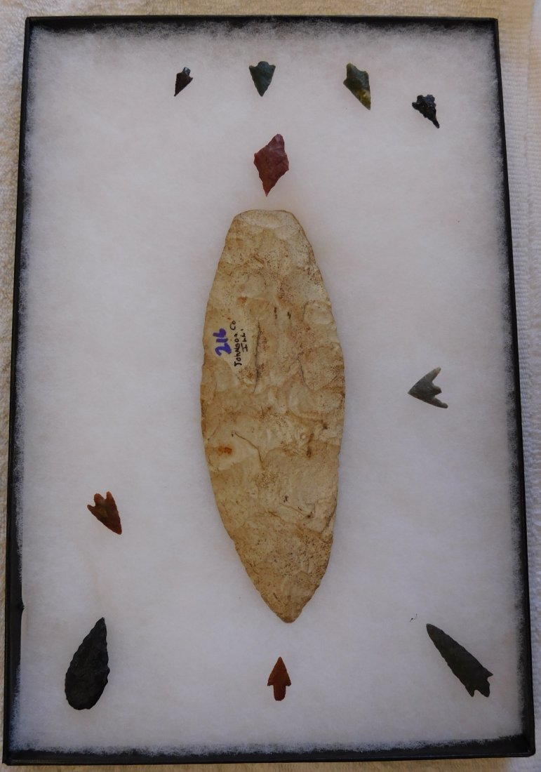 Large Illinois Blade: Large Illinois Blade, pre-historic item. Made of chert, this item measures 6 7/8" long. Found in Johnson County, Illinois. Also includes bird points, frame not included. Condition: Minor use from wear