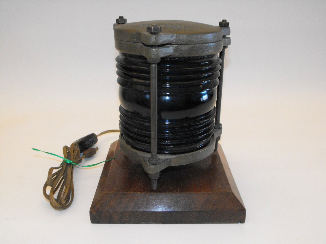 049: Harbor Light: Green Harbor Light, approx 9 3/4" tall, works! (has 110v plug)