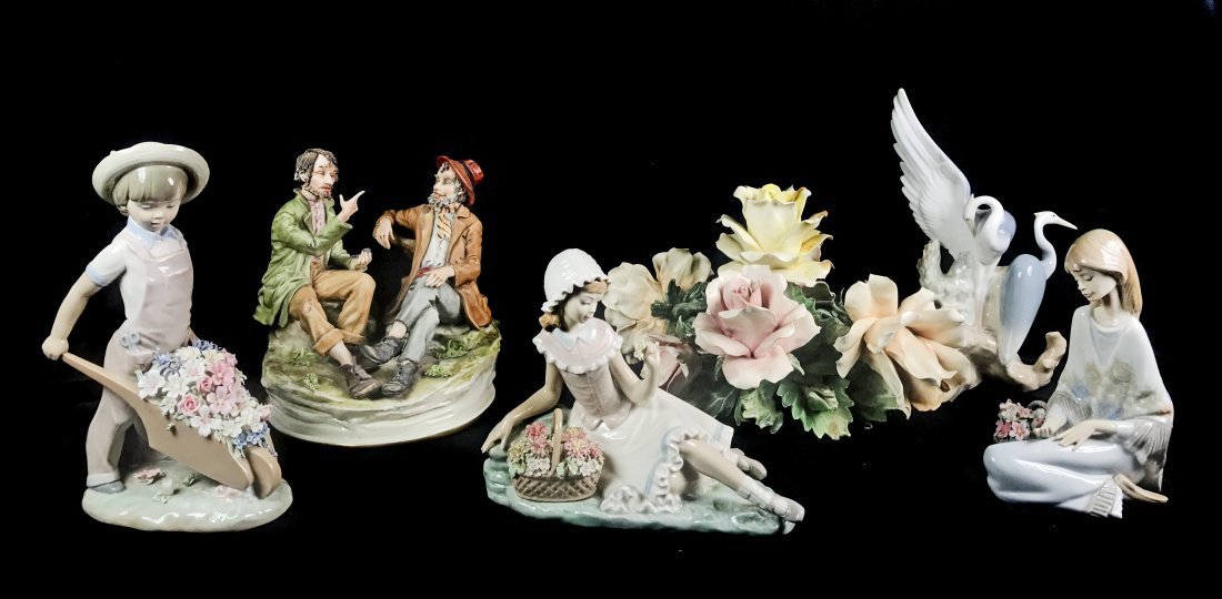 SIX PORCELAIN FIGURES , 4 LLADRÒ (1 of 1)