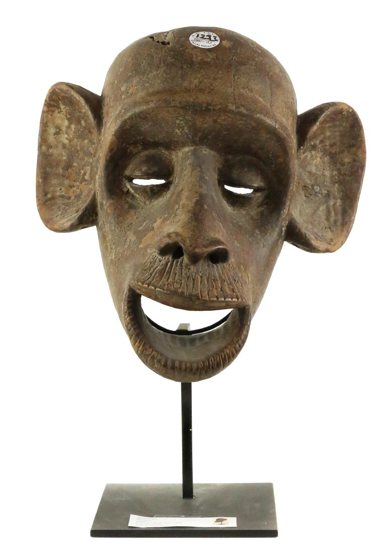 STYLE OF CEREMONIAL DANCE MASK - WOOD (1 of 3)